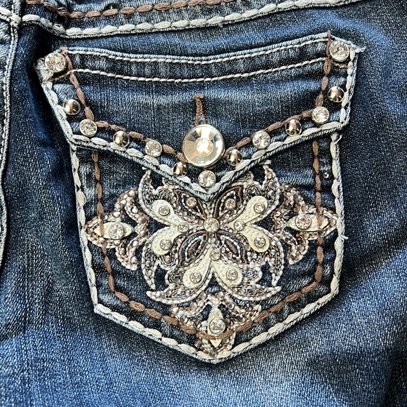 LA Idol jean capris - Picture 8 of 9